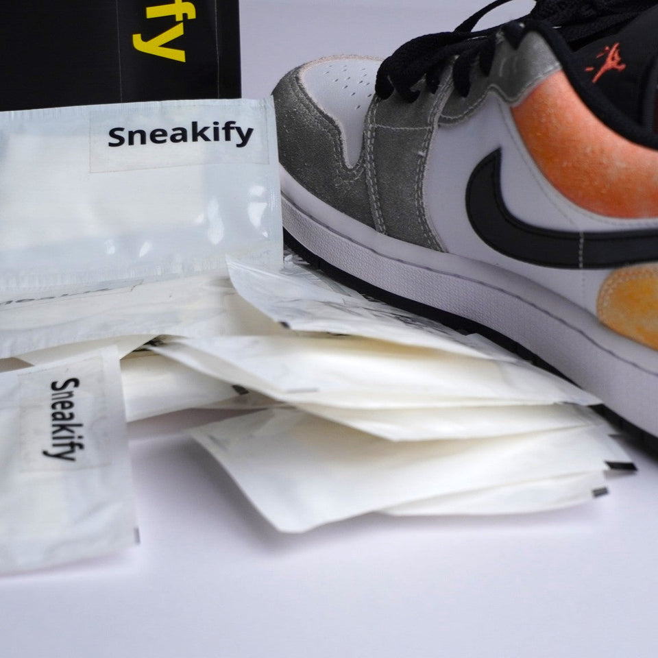 Pack of 5 | Sneaker Cleaning Kit , Sneaker Wipes, Sneaker Midsole De Oxidizer, Water and Stain Repellant Spray, Sneaker Bags